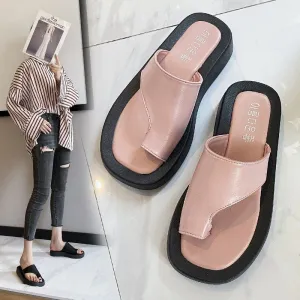 Flat-bottomed Beach Flip Flops